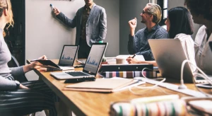 Jak wybrać agencję SEO w Rybniku? 10 checklist: audyt, link building, content, techniczne SEO, raporty i ceny—na co zwrócić uwagę przed podpisaniem umowy